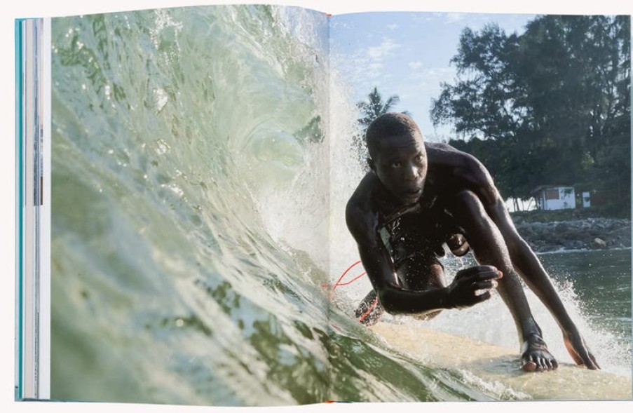 Book gestalten | The Surf Atlas: Iconic Waves And Surfing Hinterlands Around The World Assorted